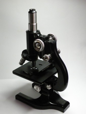 Microscopio monoculare Spencer